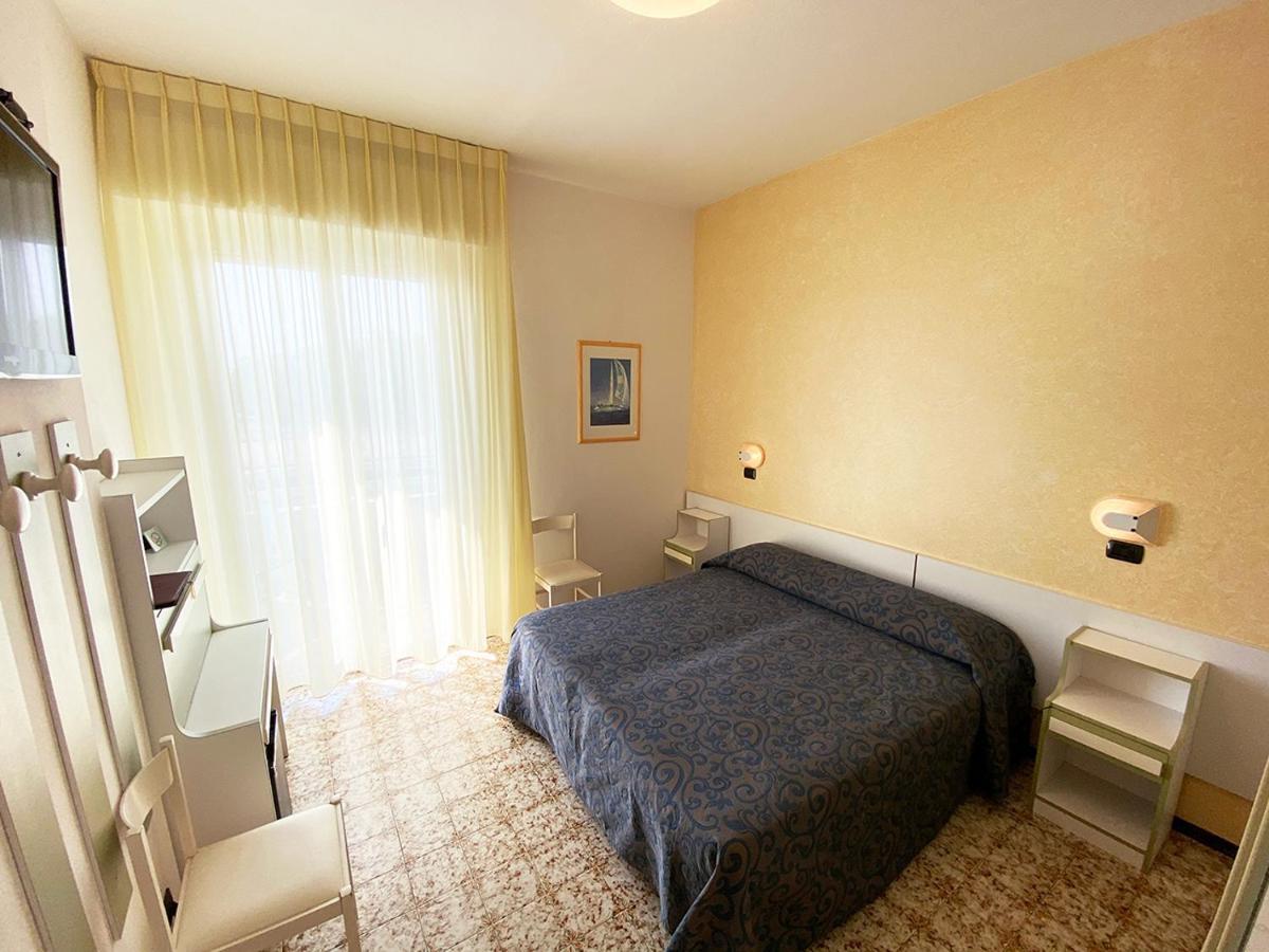 Hotel Levante Беллария-Иджеа-Марина Экстерьер фото