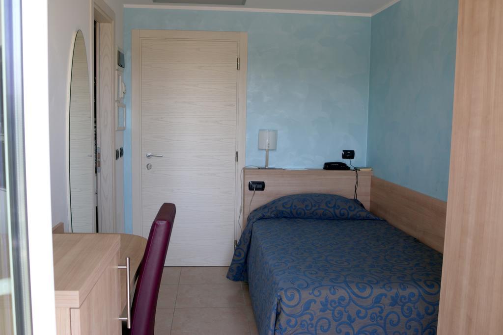 Hotel Levante Беллария-Иджеа-Марина Экстерьер фото